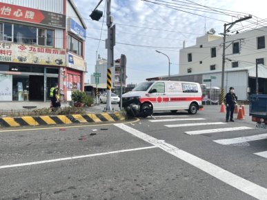 麻豆分局說明六甲區救護車撞擊機車案